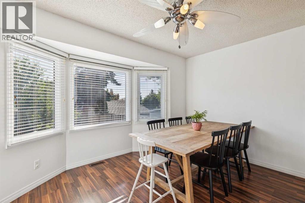 558 Strathcona Drive SW, Calgary — photo 9