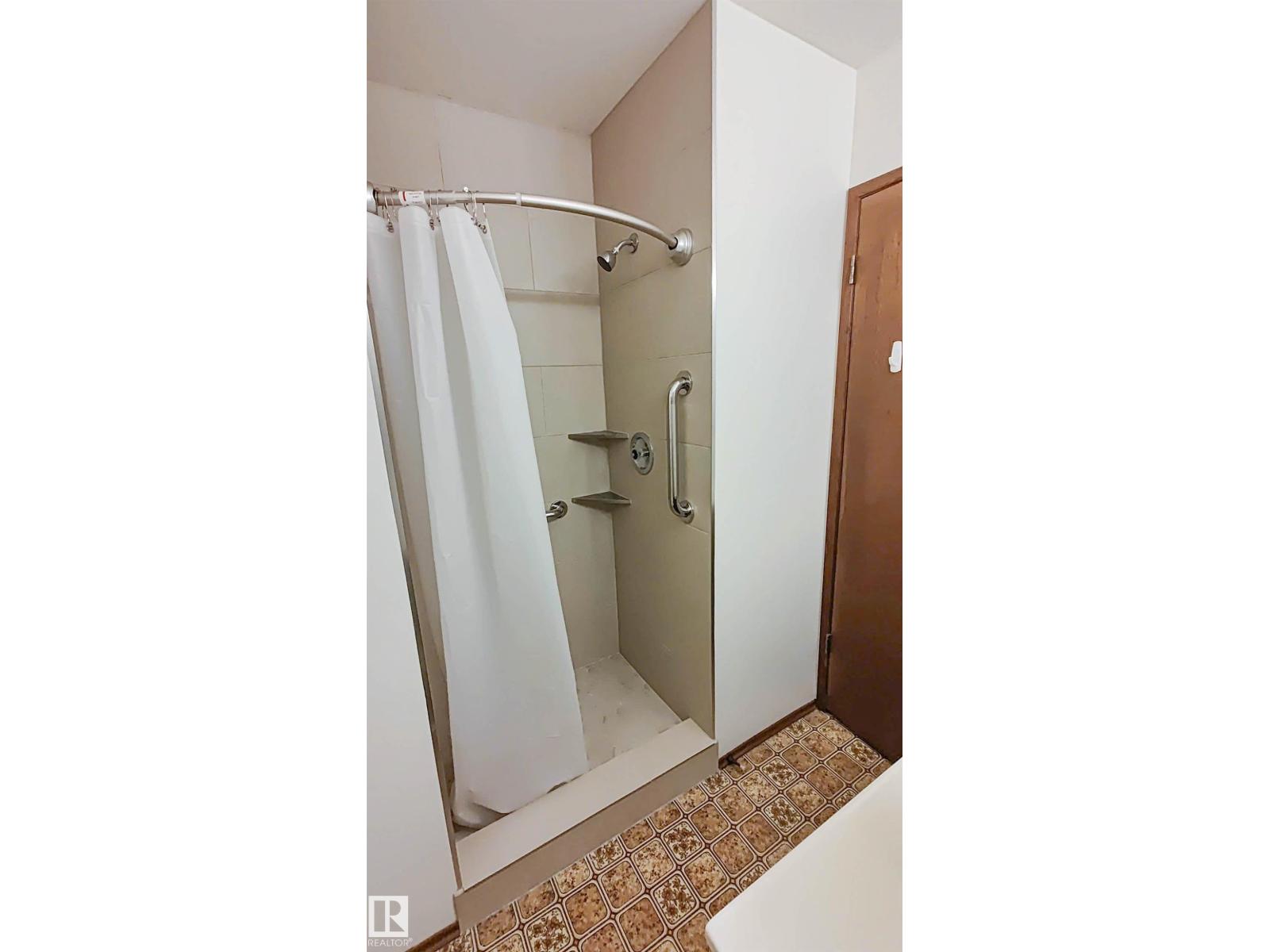 3031 79 ST NW - 11
