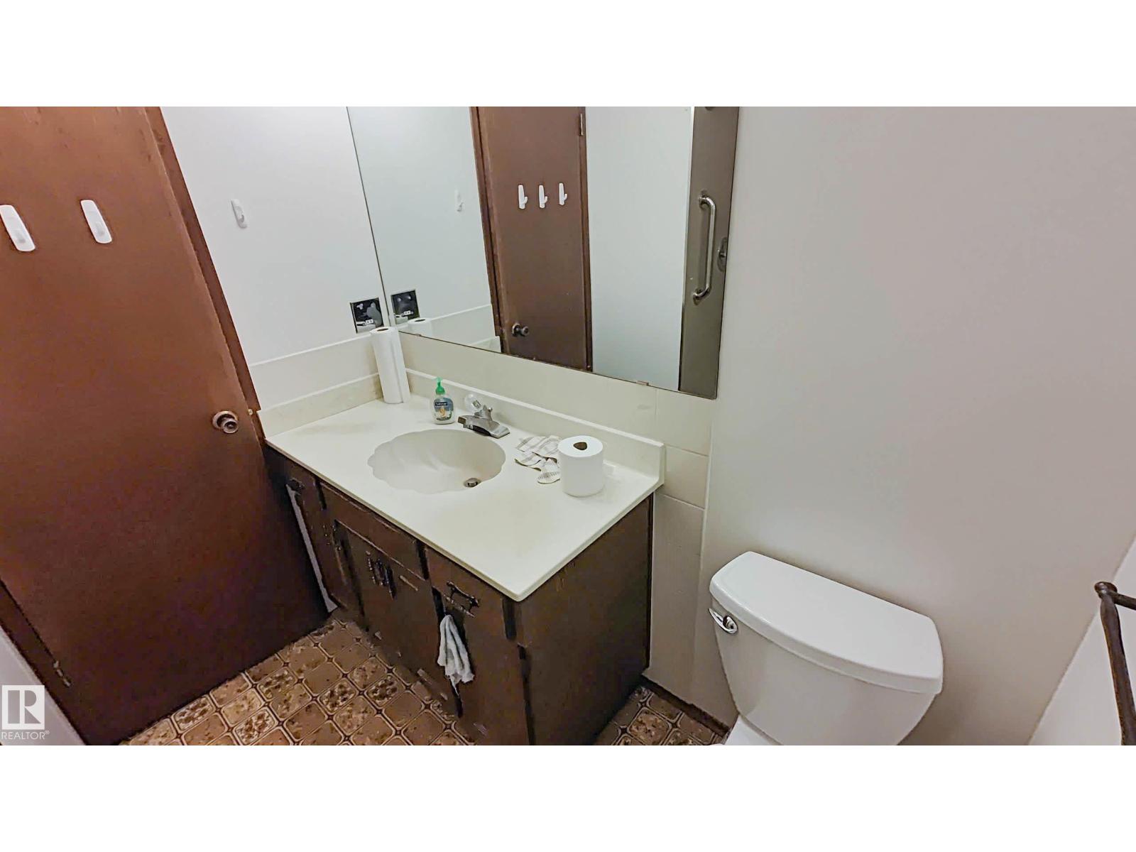3031 79 ST NW - 13