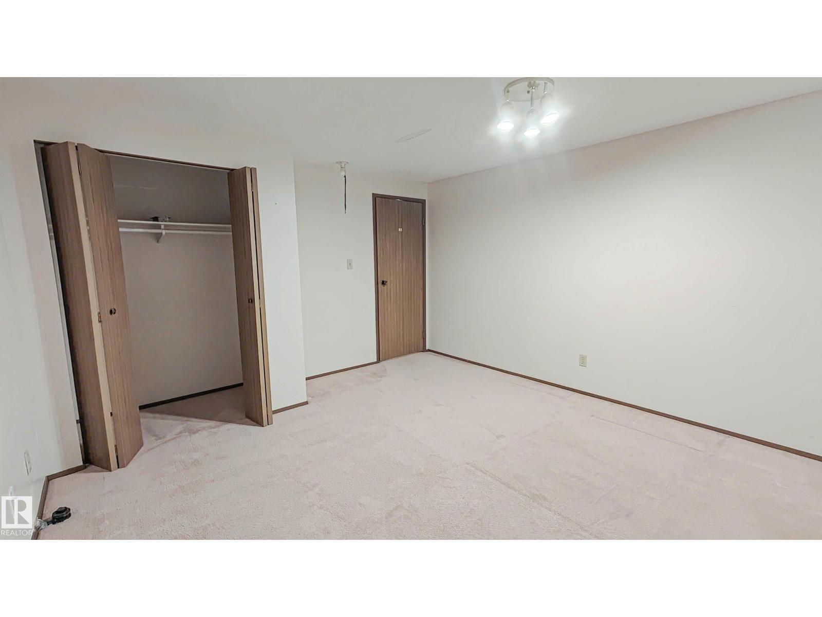 3031 79 ST NW - 32