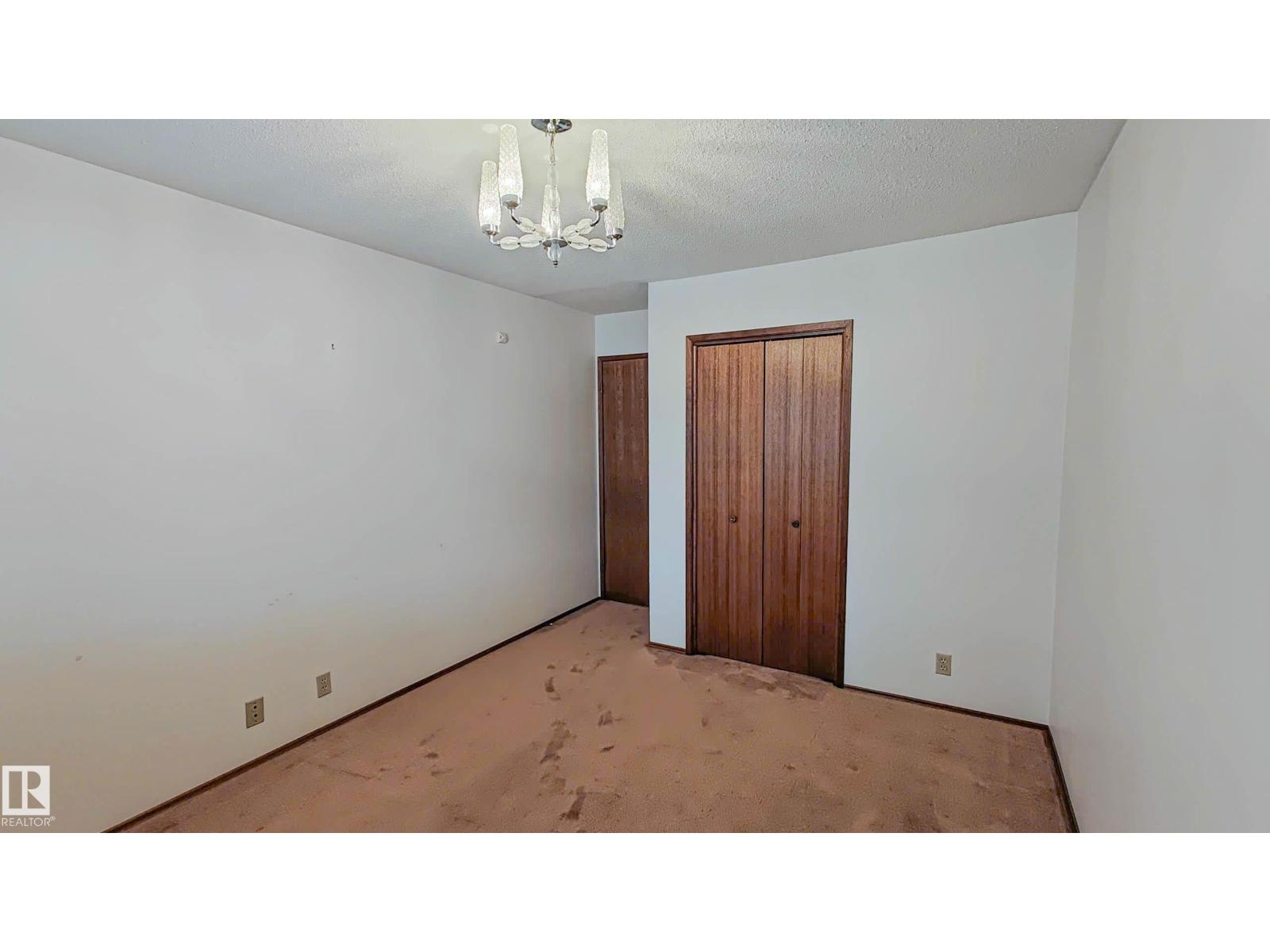 3031 79 ST NW - 18