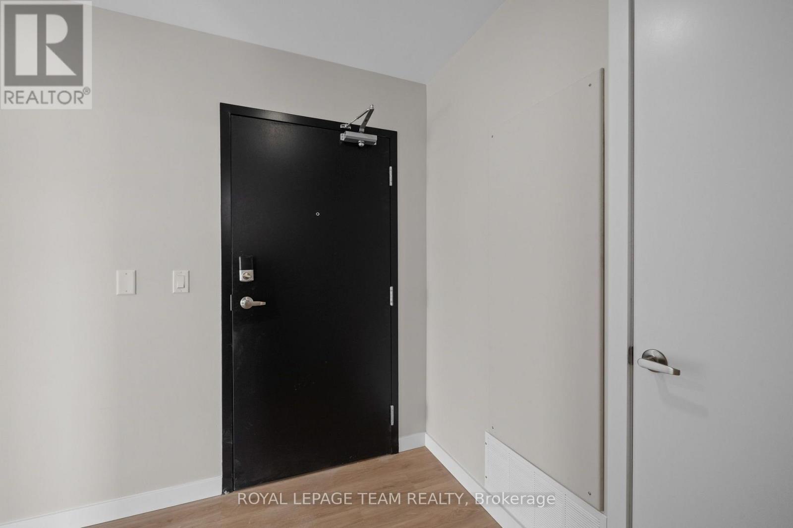 303 - 370 ATHLONE AVENUE, Ottawa — photo 3