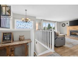 Foyer - 1554 Cree Crescent, Moose Jaw, SK S6H7G3 Photo 8