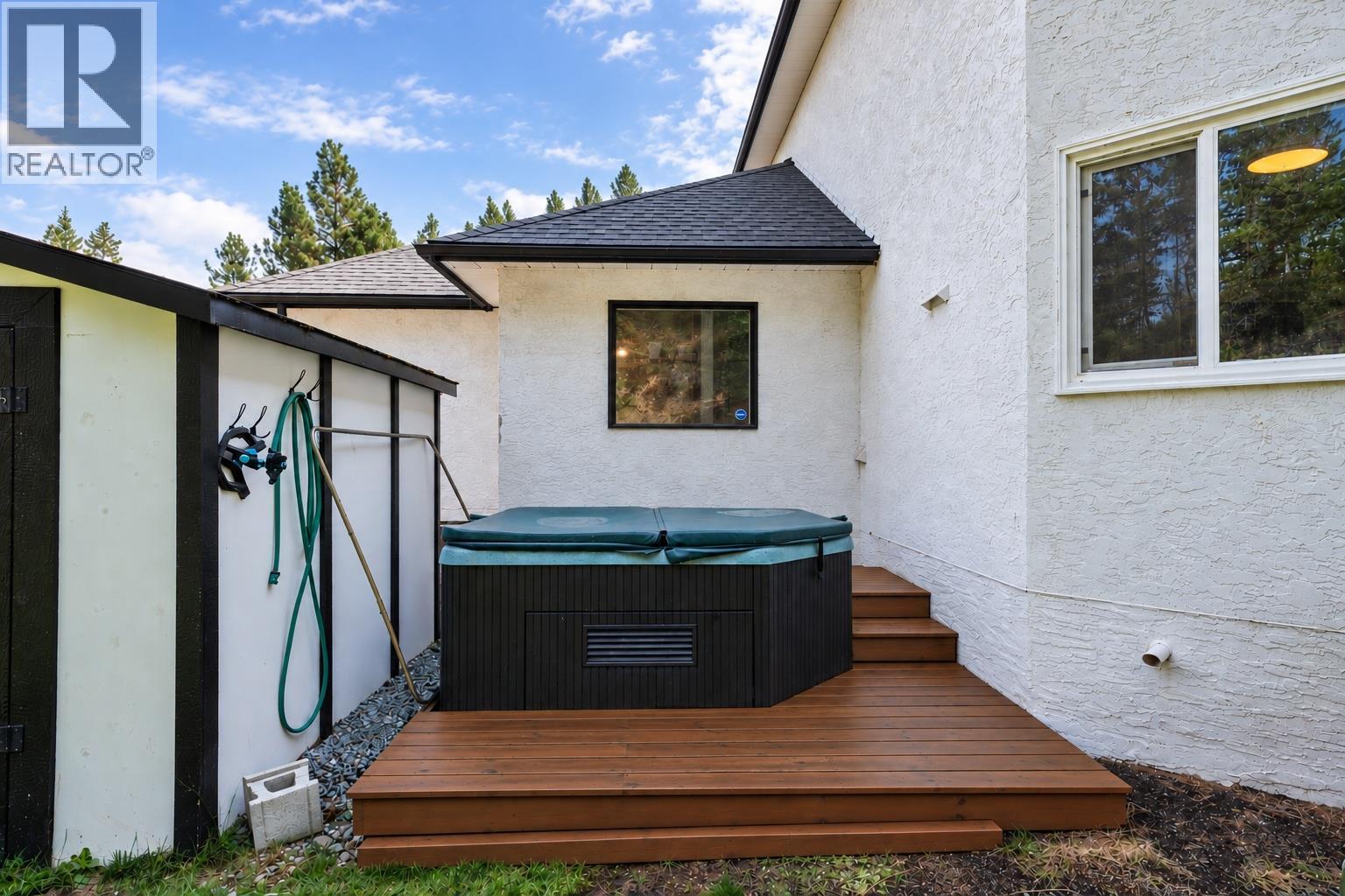 670 Cassiar Road - 36