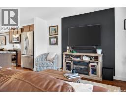 Family room - 68 Brigham Road, Moose Jaw, SK S6K0A7 Photo 9