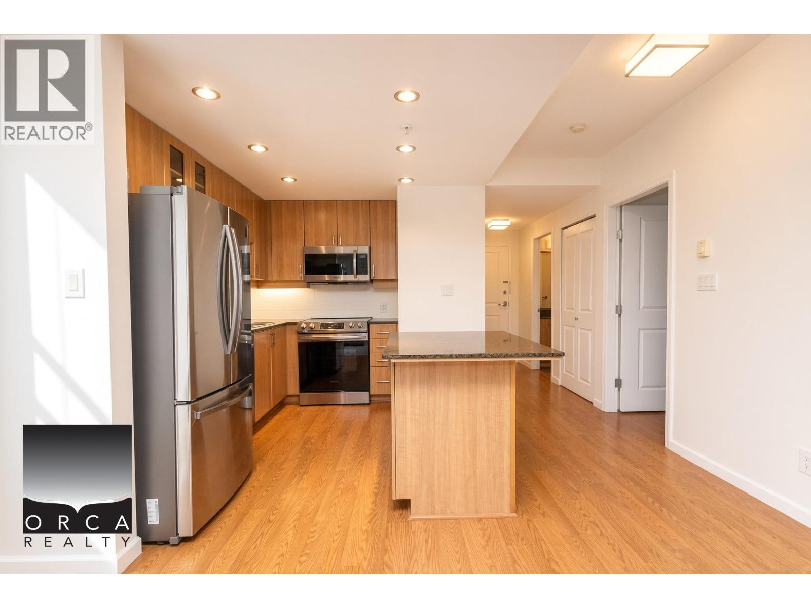 9232 UNIVERSITY CRESCENT, Burnaby — photo 5