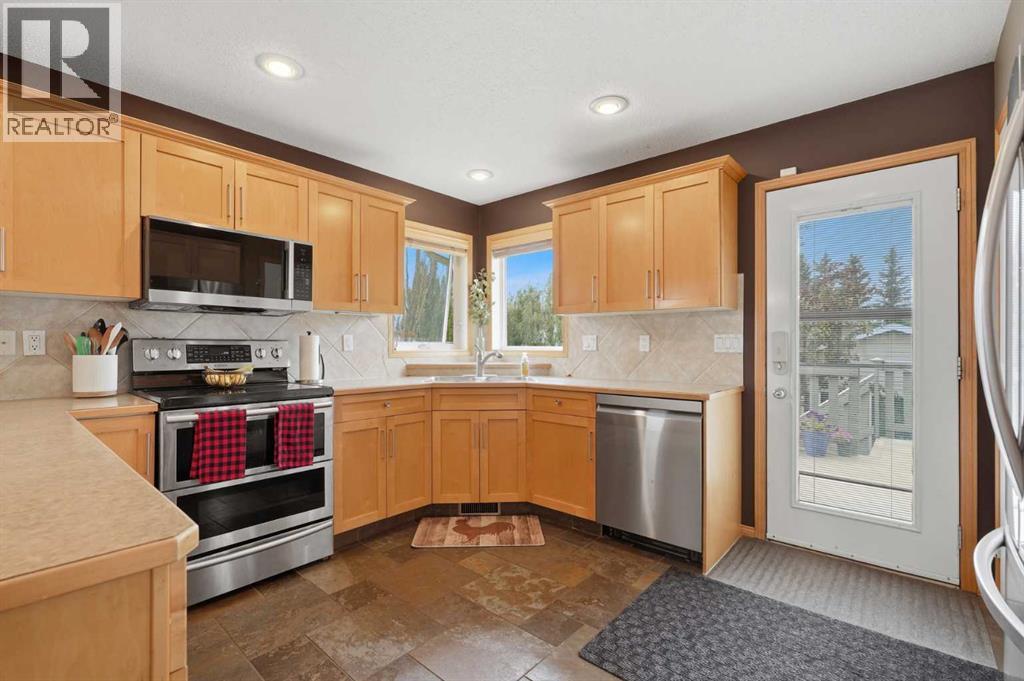 Listing photo – 14 Ladwig Close, Red Deer