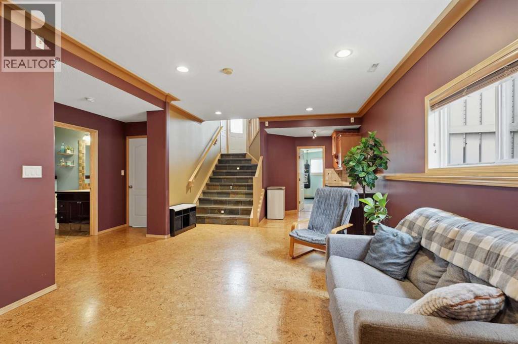 Listing photo – 14 Ladwig Close, Red Deer