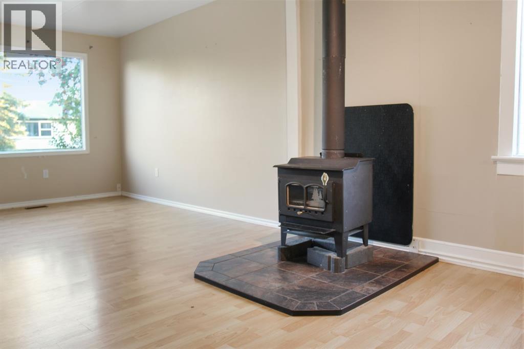 5012 49 Street - Image 5