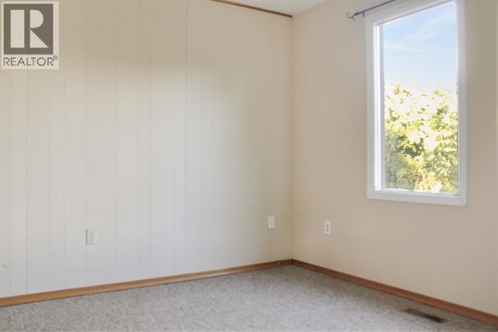 5012 49 Street - Image 7