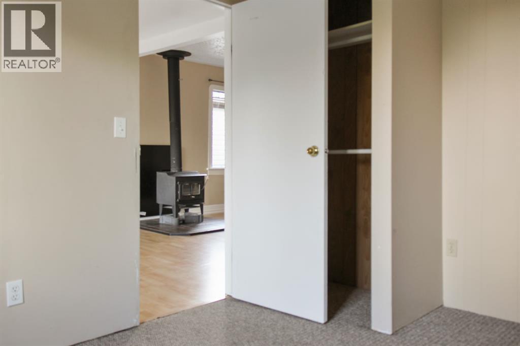 5012 49 Street - 8