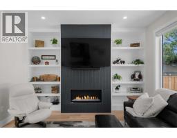 2407 33 Street SW - photo 11
