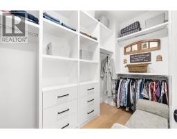 2407 33 Street SW - photo 20
