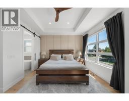 2407 33 Street SW - photo 16