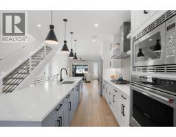 2407 33 Street SW - photo 7