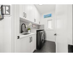 2407 33 Street SW - photo 22