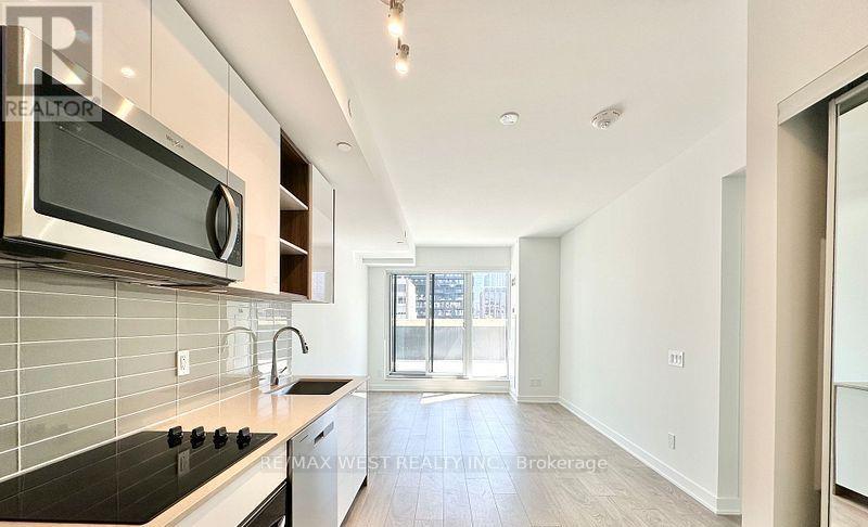 #616 543 RICHMOND STREET W - 4