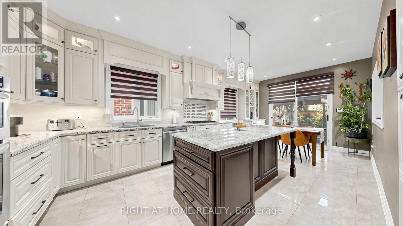 40 CHATEAU DRIVE - Image 49