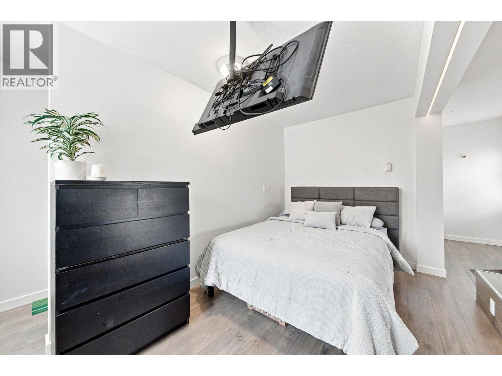 367 FENTON STREET, New Westminster