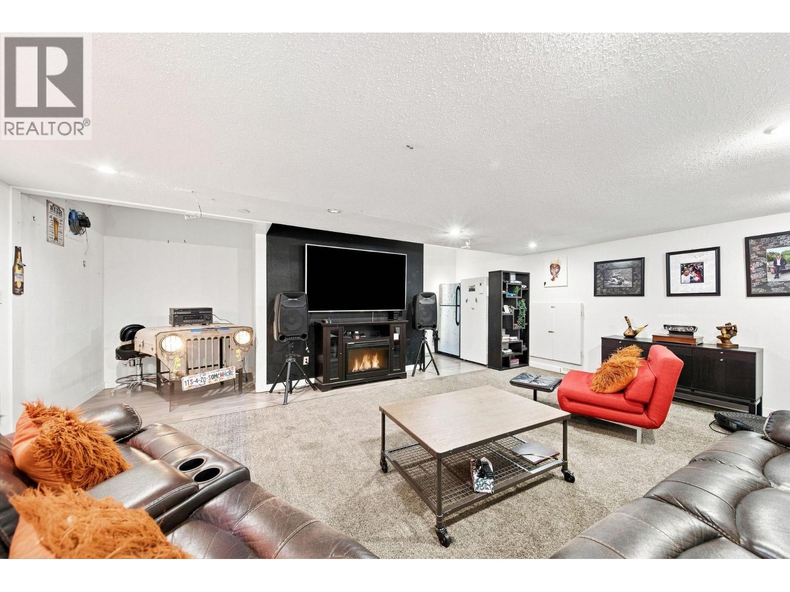 367 FENTON STREET, New Westminster