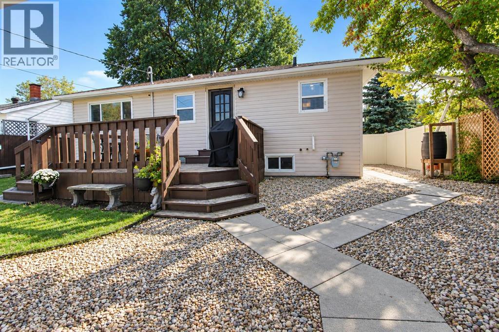 Listing photo – 4118 38 Street, Red Deer