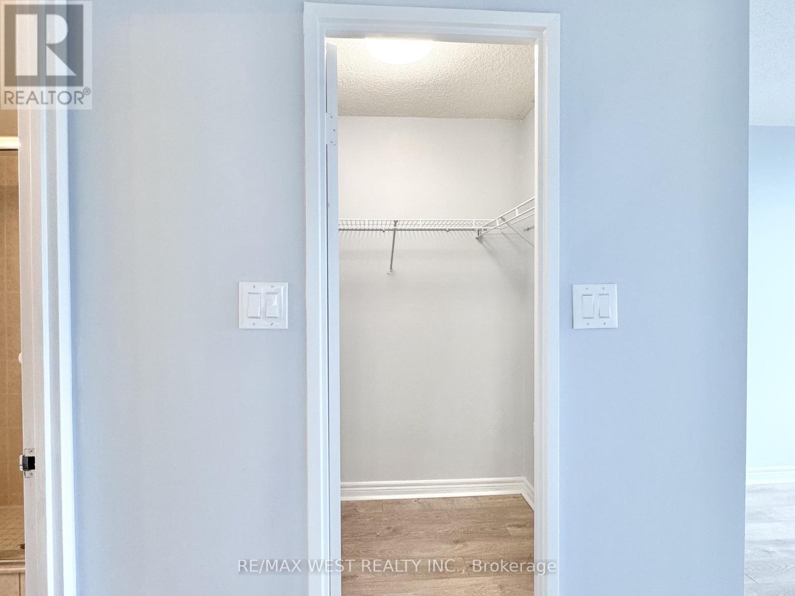 #511 28 EMPRESS AVENUE - 34