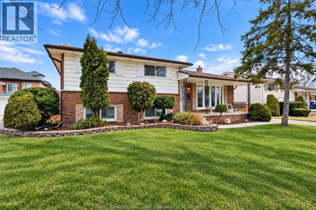 1116 SUMACH CRESCENT, Windsor — photo 2