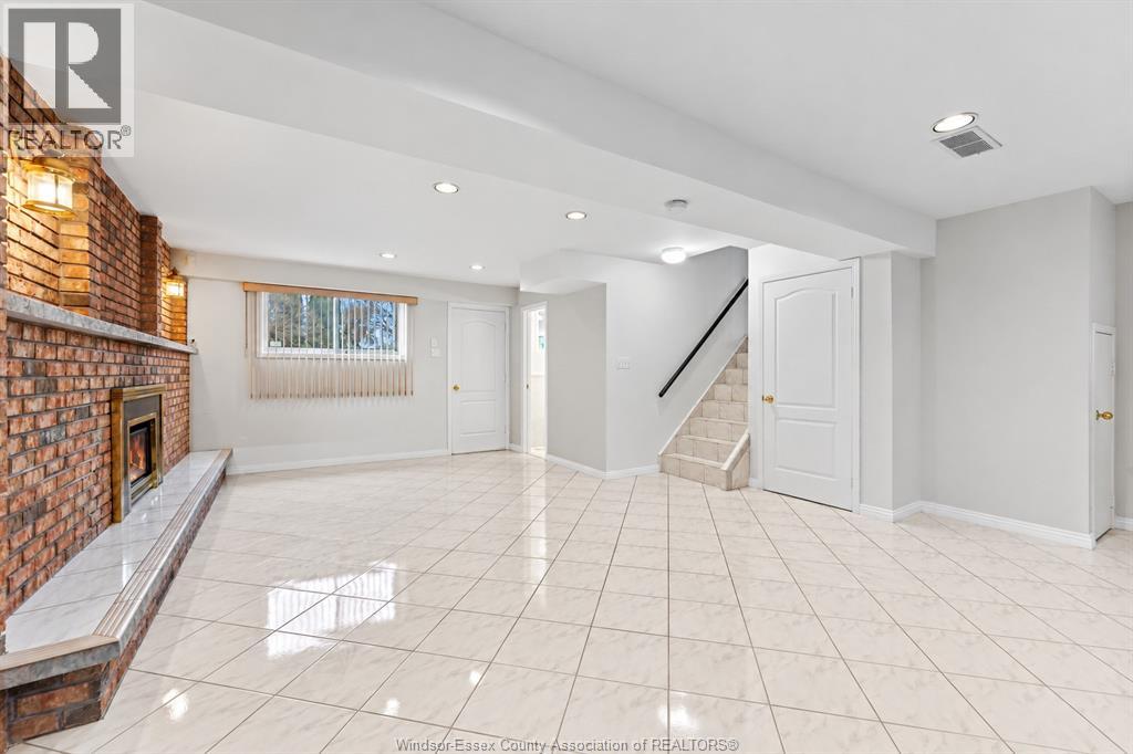 1116 SUMACH CRESCENT - 17