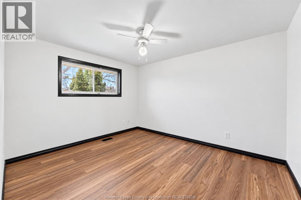 1116 SUMACH CRESCENT - 13
