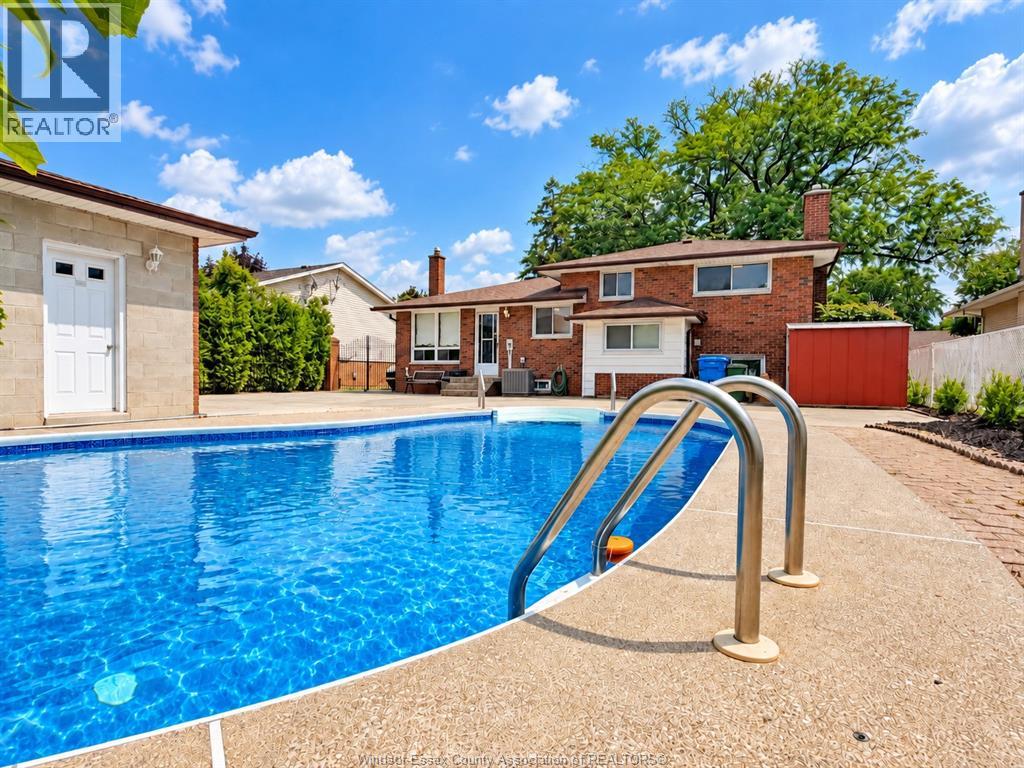 1116 SUMACH CRESCENT - 28