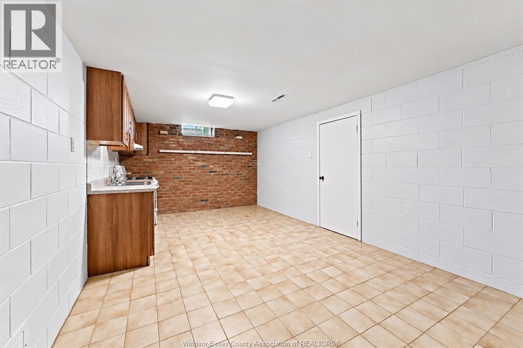 1116 SUMACH CRESCENT - Image 24