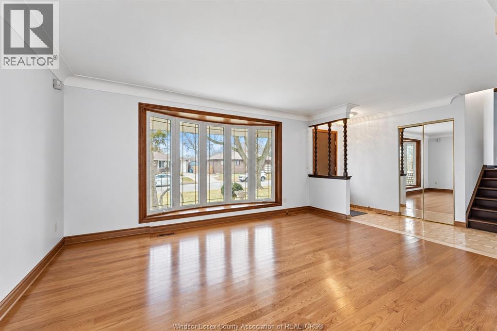 1116 SUMACH CRESCENT, Windsor — photo 5