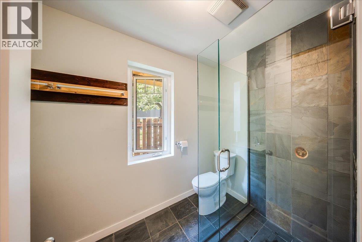 2460 Fourth Avenue, Rossland