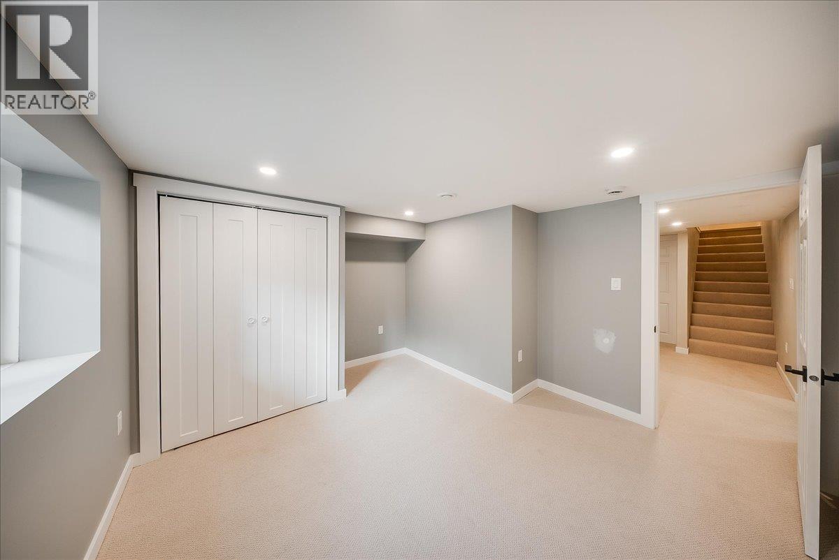 2460 Fourth Avenue, Rossland