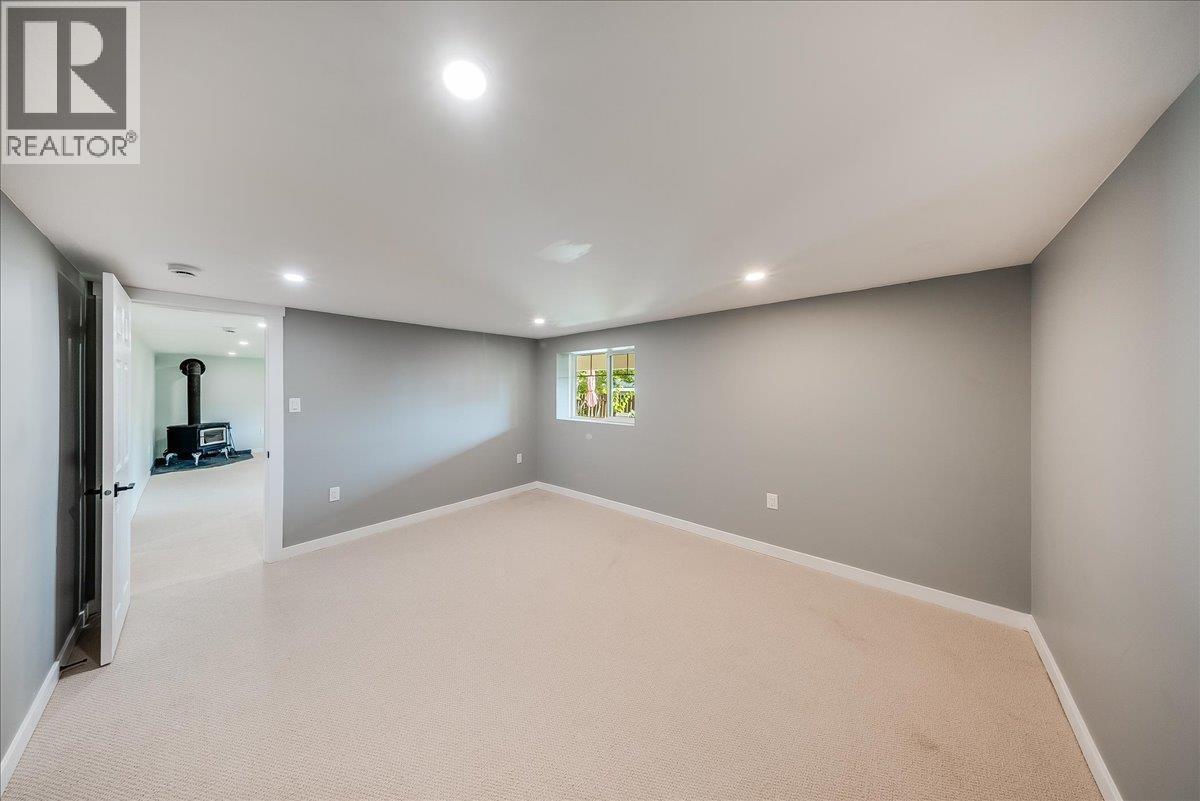 2460 Fourth Avenue, Rossland