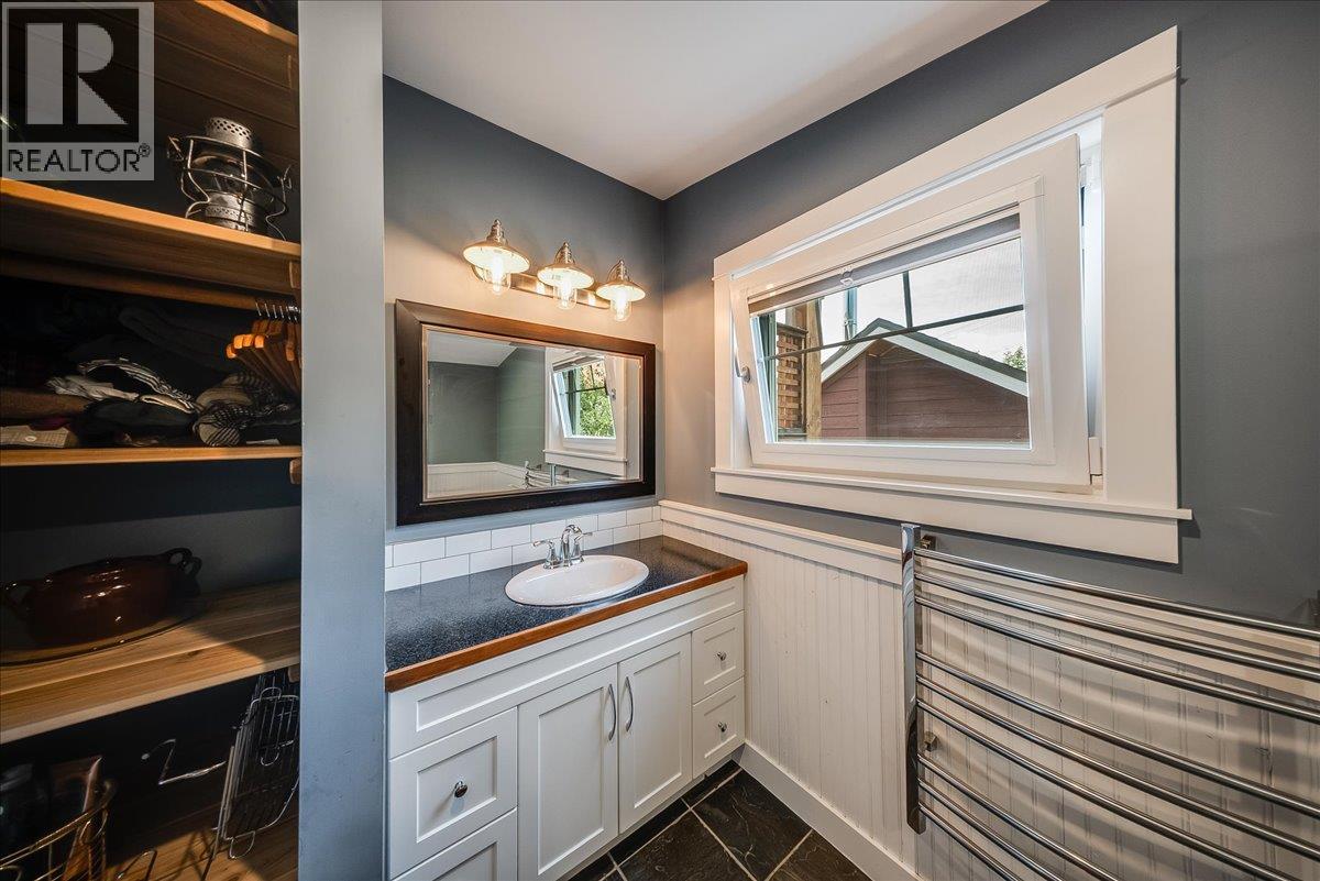2460 Fourth Avenue, Rossland