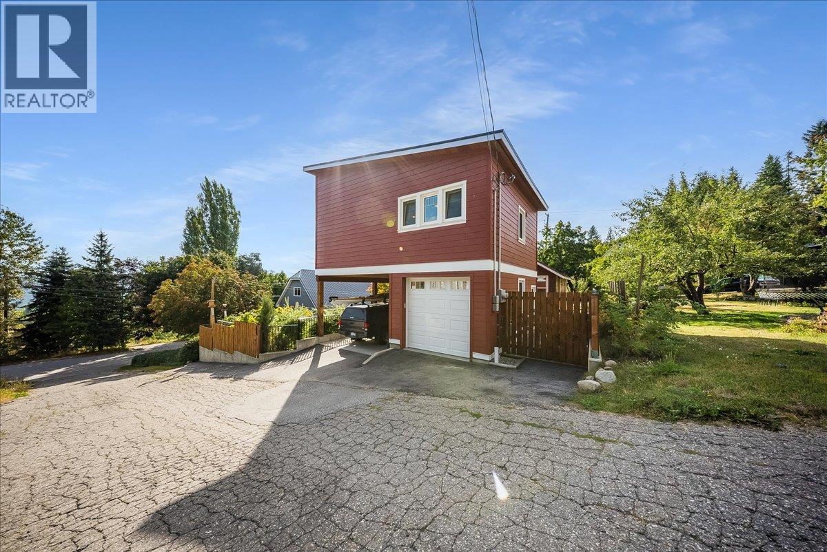 2460 Fourth Avenue, Rossland