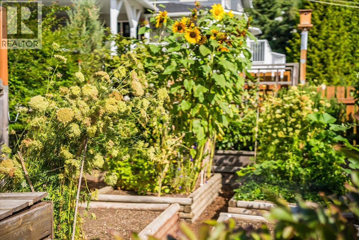 2460 Fourth Avenue, Rossland