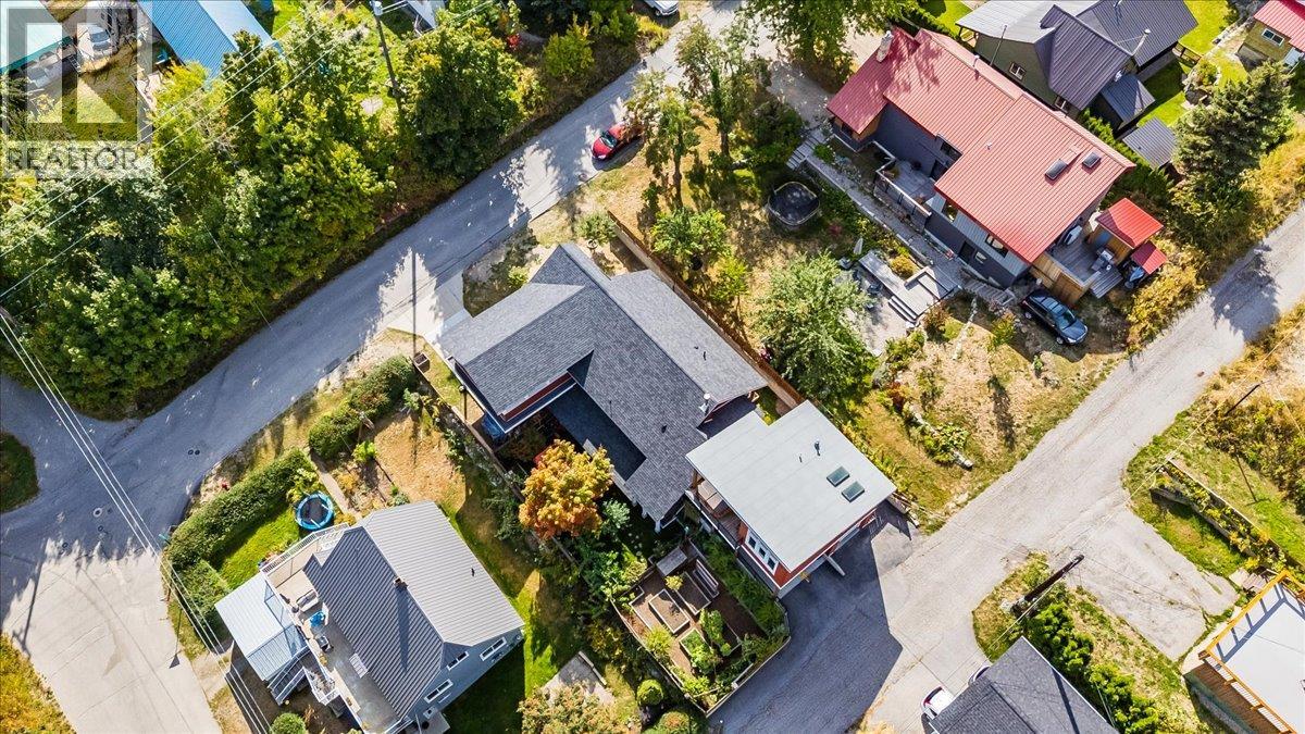 2460 Fourth Avenue, Rossland