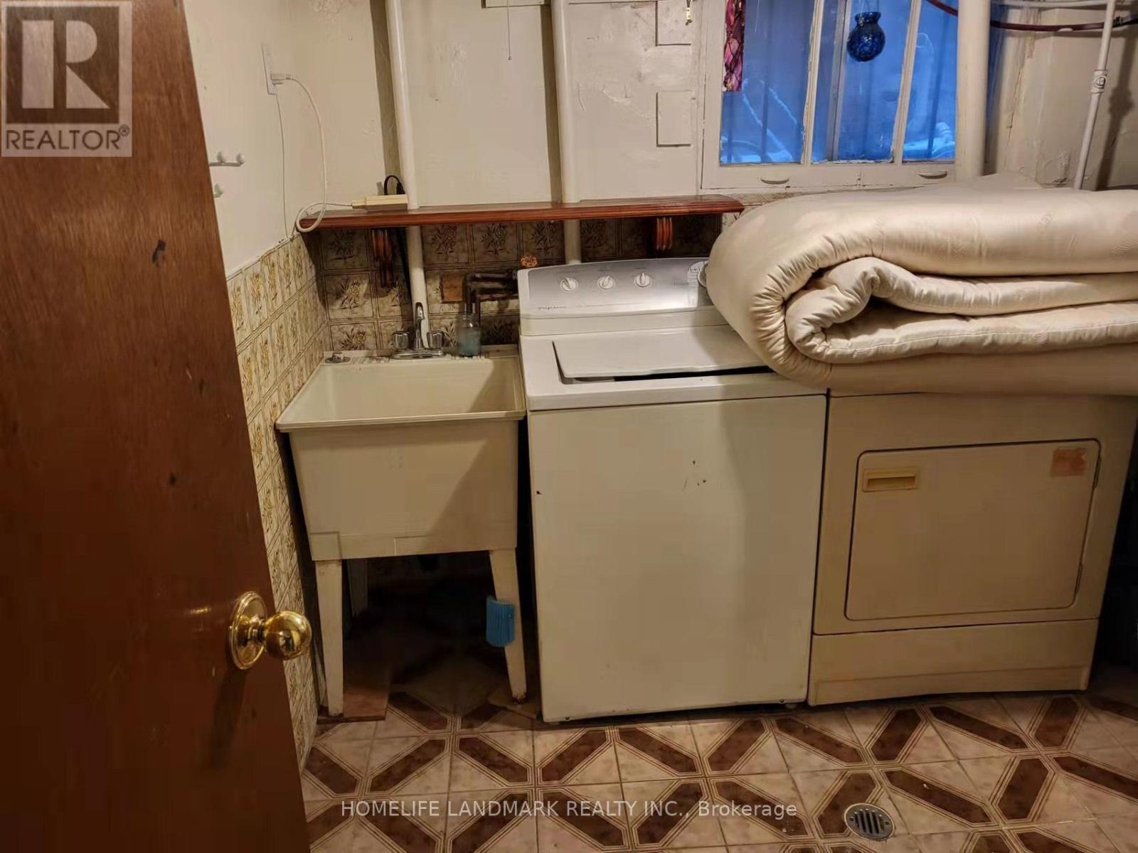 283 OSSINGTON AVENUE - Image 37