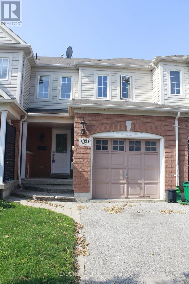 12 BONELLO CRESCENT, Whitby (Taunton North) — photo 2