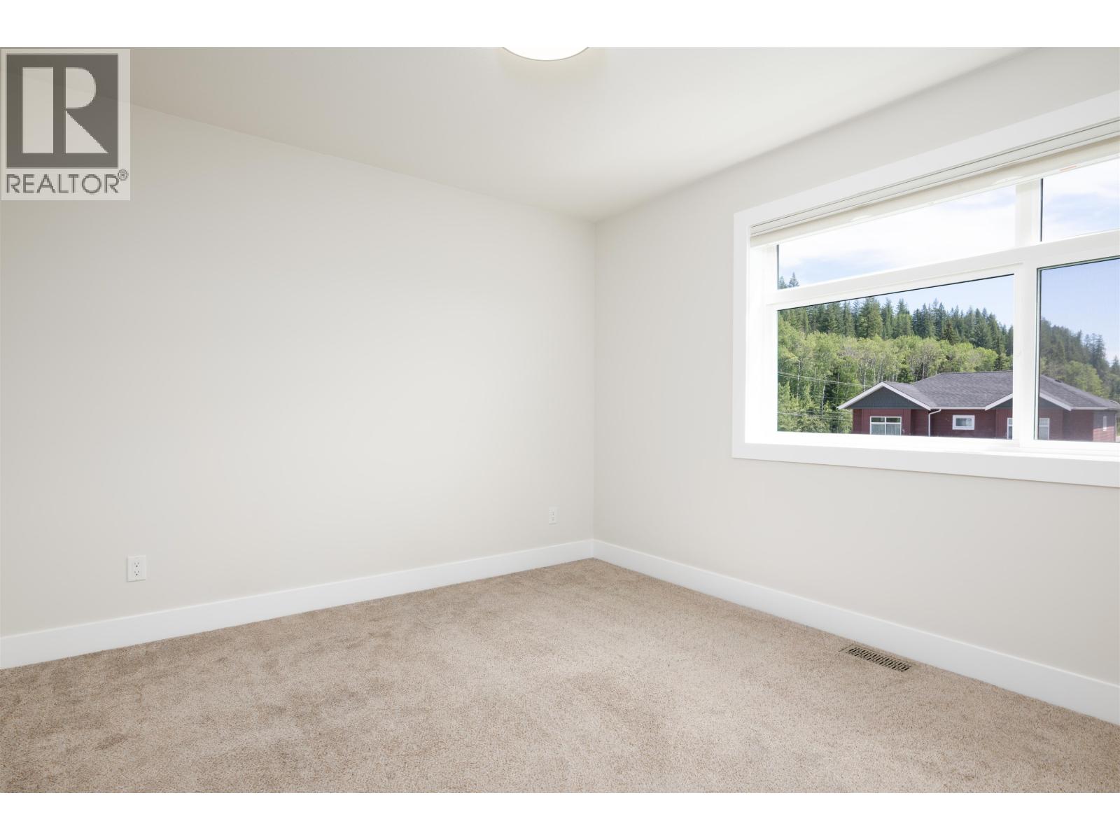 Photo 24 of 40 — 3922 AREND DRIVE · Prince George, BC