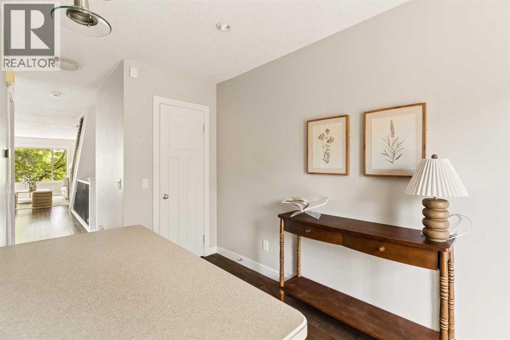 #5 1423 1 Street NW - 16