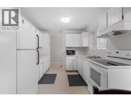 Kitchen of 305 2550 S OSPIKA BOULEVARD · Prince George, BC