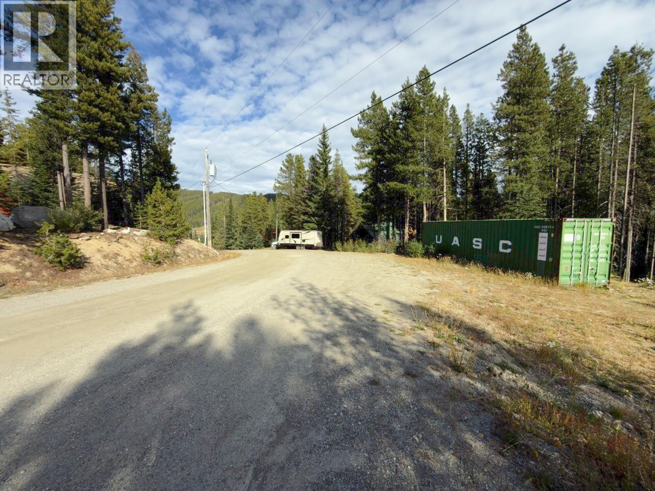 300 COUGAR Road, Oliver
