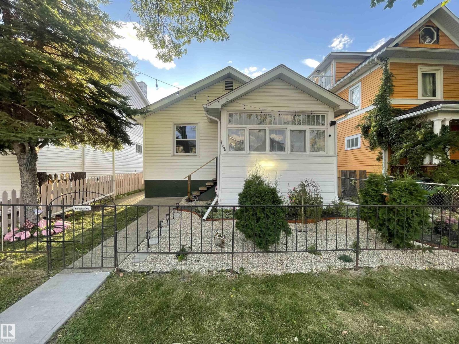 11230 96 ST NW - 1
