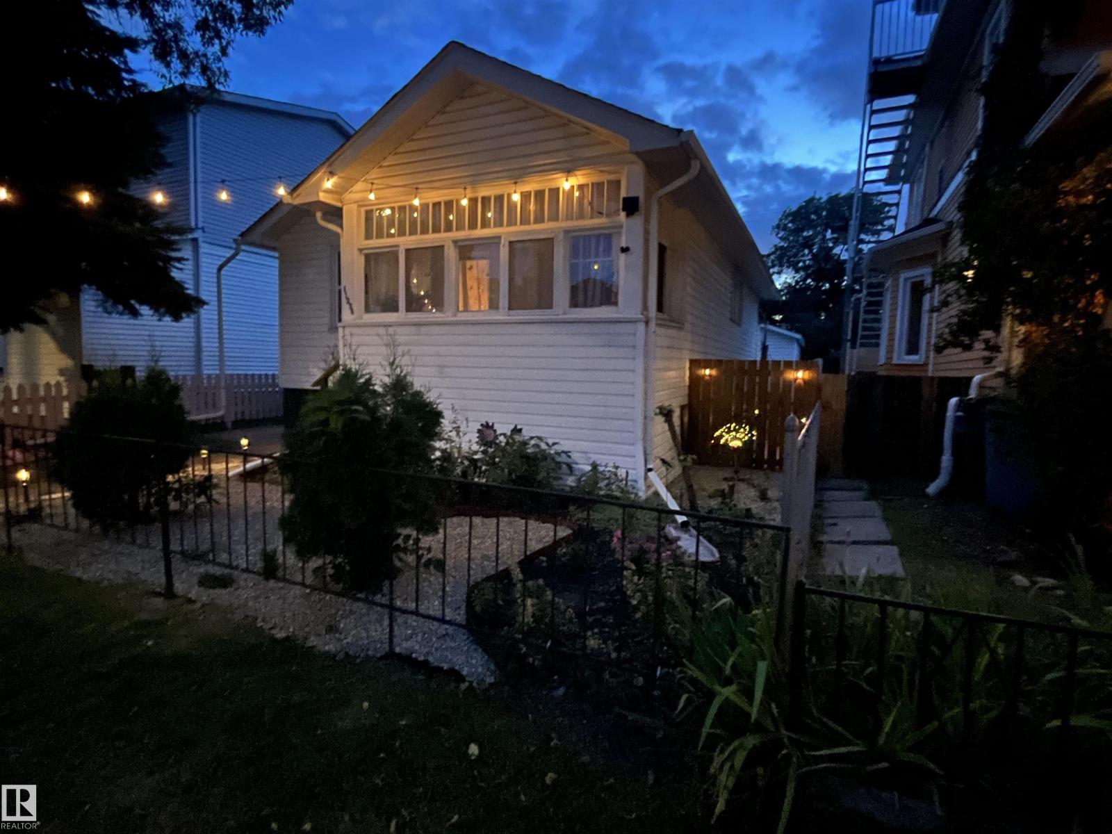 11230 96 ST NW - 34