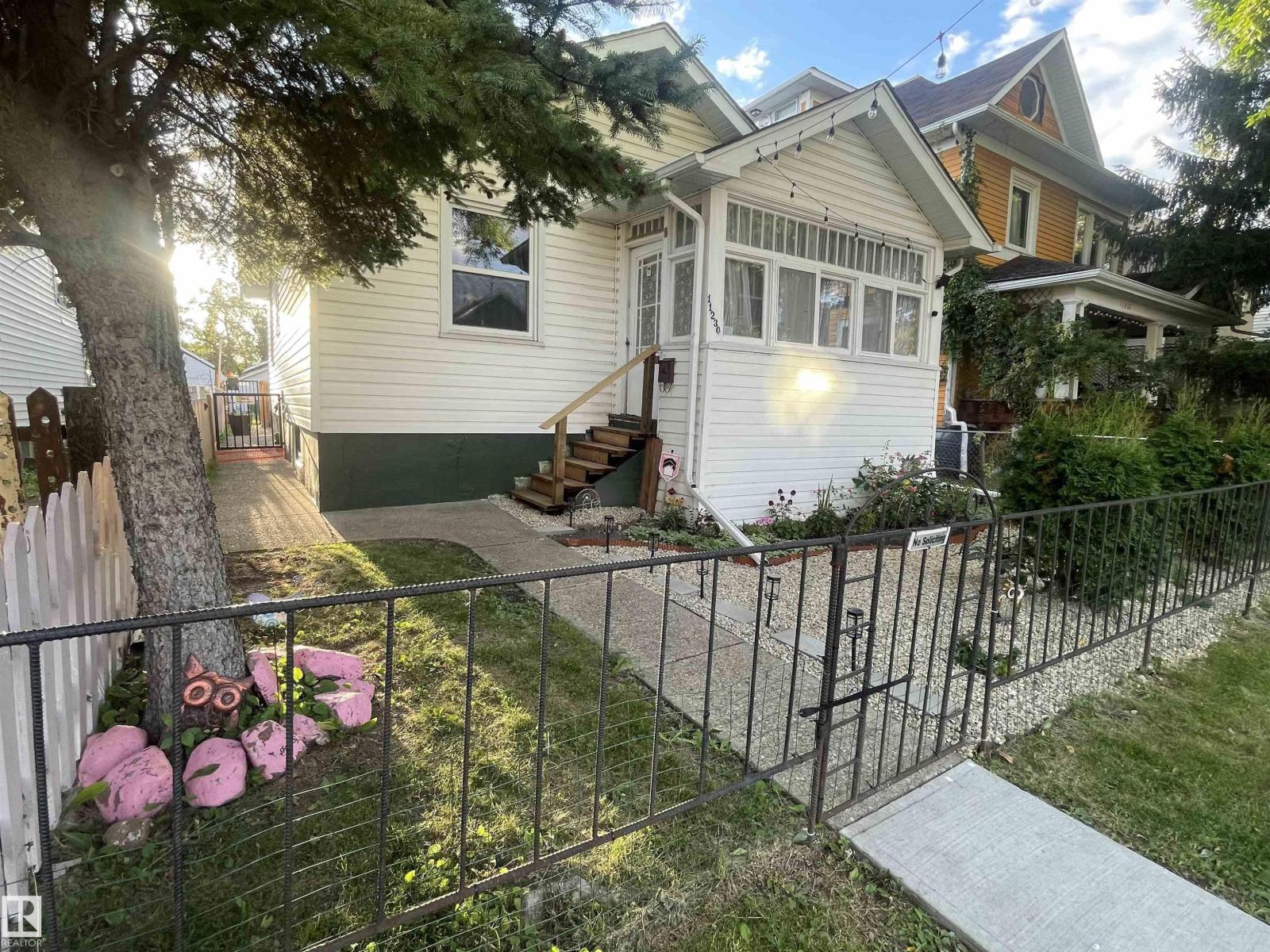 11230 96 ST NW - 35