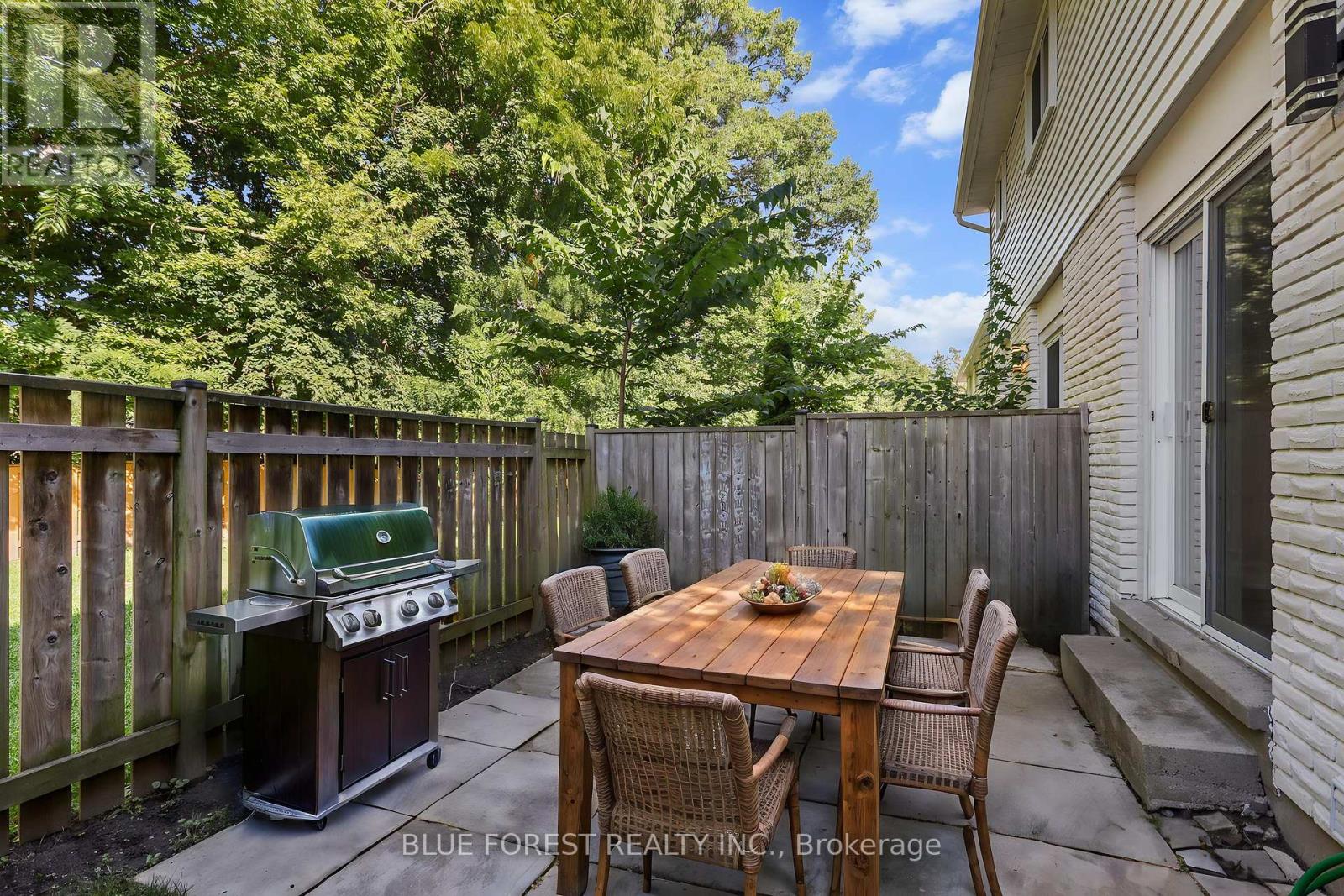 431 GRIFFITH STREET - 33