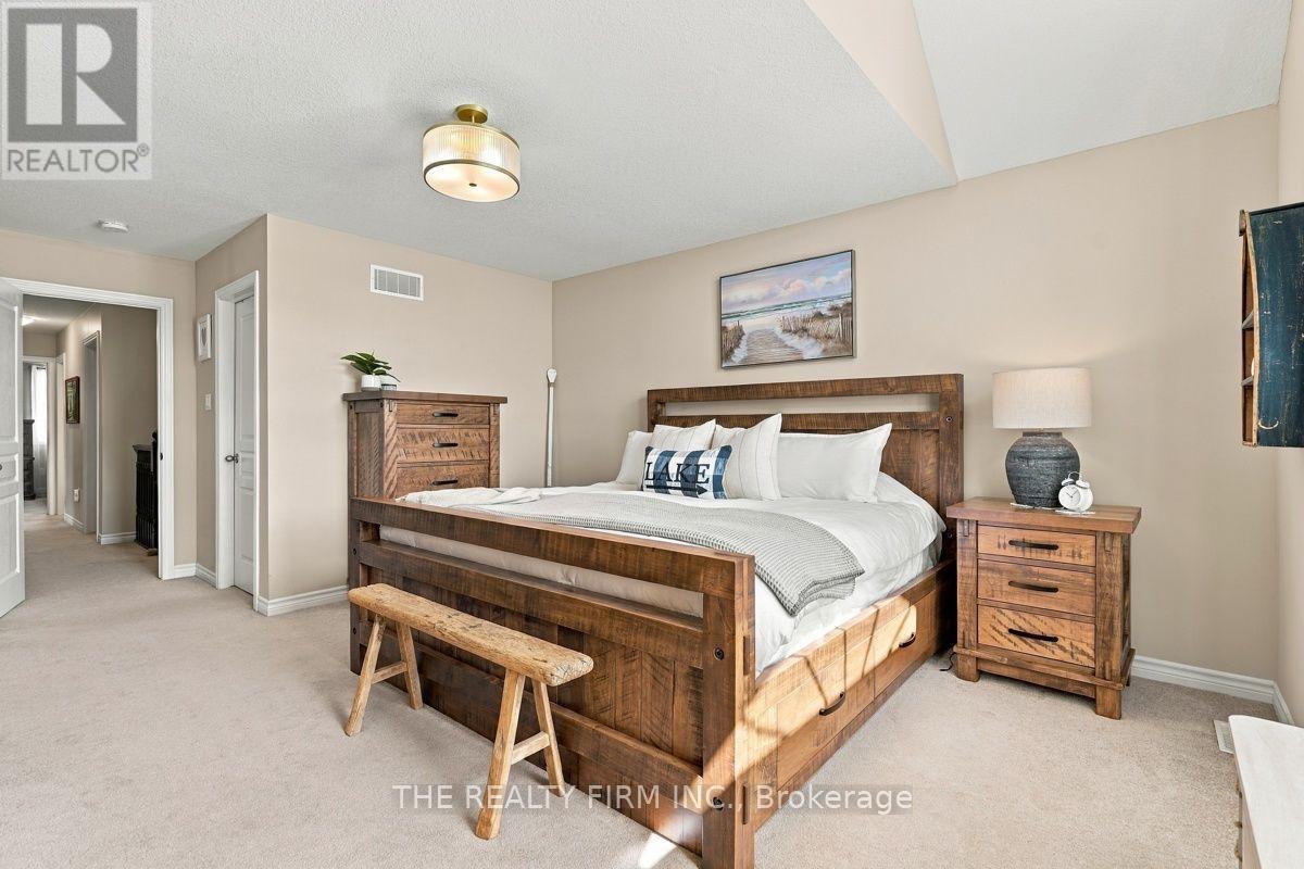 914 SILVERFOX CRESCENT - 24